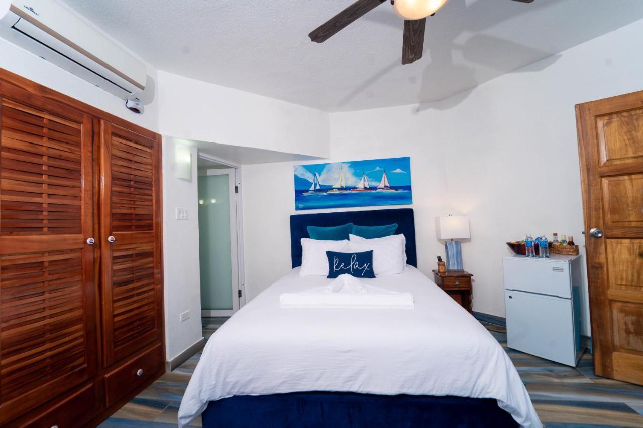 Blue Skies Beach Resort Negril Kültér fotó
