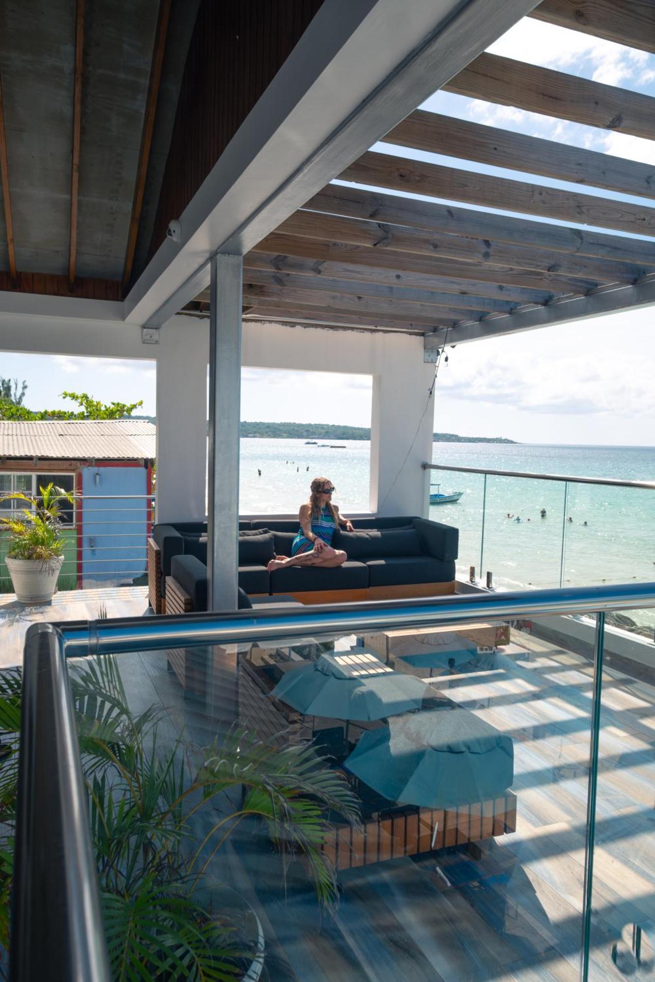 Blue Skies Beach Resort Negril Kültér fotó