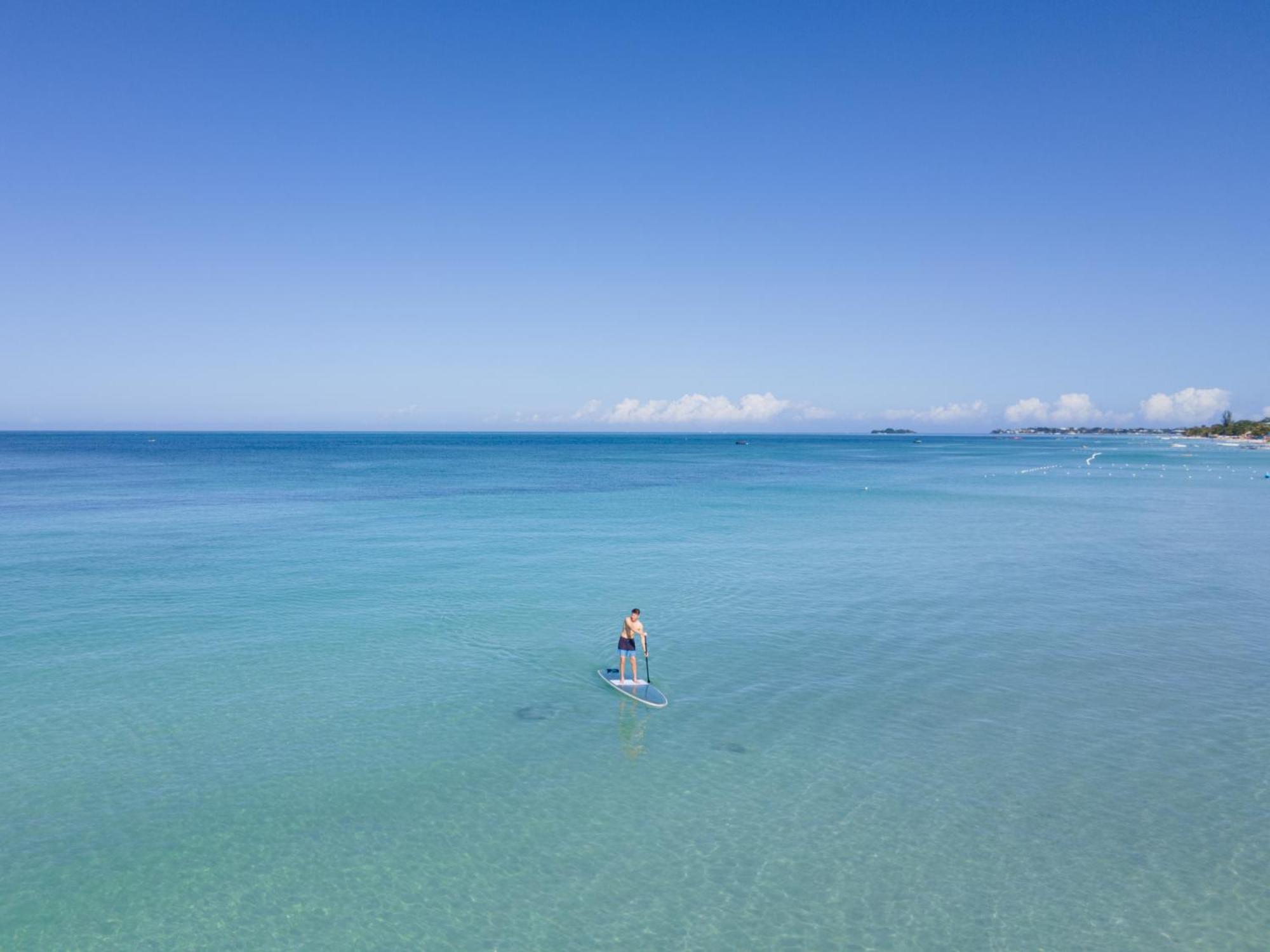 Blue Skies Beach Resort Negril Kültér fotó